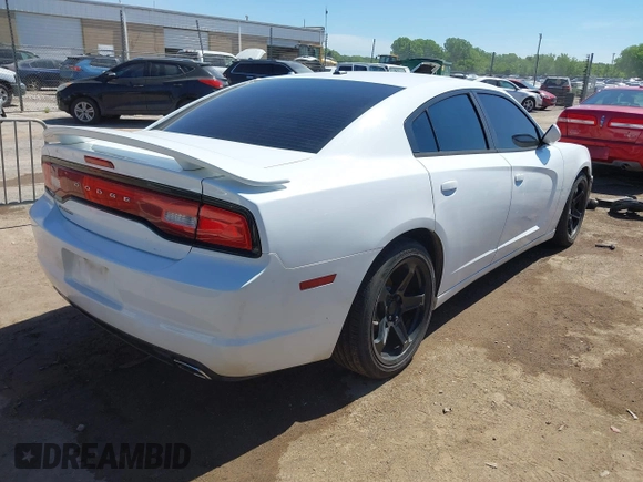 2013 Dodge Charger SXT z VIN 2C3CDXHG0DH575622, wystawiony jako IAAI lot #42237508 z przebiegiem 224 471 mil mil oraz . Historia ofert i sprzedaży dostępna na DreamBid. Obrazek 4.