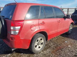 2008 Suzuki Grand Vitara z VIN JS3TE941X84101350, wystawiony jako IAAI lot #41659235 z przebiegiem 160 564 mil mil oraz . Historia ofert i sprzedaży dostępna na DreamBid. Obrazek 6.