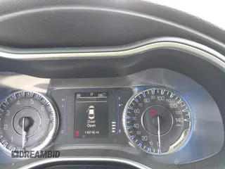 2015 Chrysler 200 Limited z VIN 1C3CCCAB8FN555591, wystawiony jako IAAI lot #42277127 z przebiegiem 145 745 mil mil oraz . Historia ofert i sprzedaży dostępna na DreamBid. Obrazek 7.