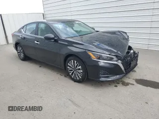 2025 Nissan Altima SV with VIN 1N4BL4DV1SN343988, listed as a Copart auction lot 53901555 with 5,728 mi miles and Salvage Title. Bid and sale history available at DreamBid. Image 4.