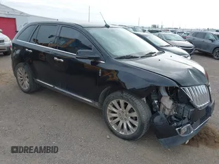 2013 Lincoln MKX z VIN 2LMDJ8JK3DBL03792, wystawiony jako IAAI lot #41812646 z przebiegiem 199 962 mil mil oraz . Historia ofert i sprzedaży dostępna na DreamBid. Obrazek 1.