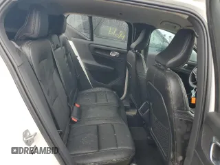 2021 Volvo XC40 Momentum z VIN YV4AC2HK5M2602249, wystawiony jako Copart lot #76351684 z przebiegiem Nie podano mil oraz Nie do naprawy • Non repairable. Historia ofert i sprzedaży dostępna na DreamBid. Obrazek 11.
