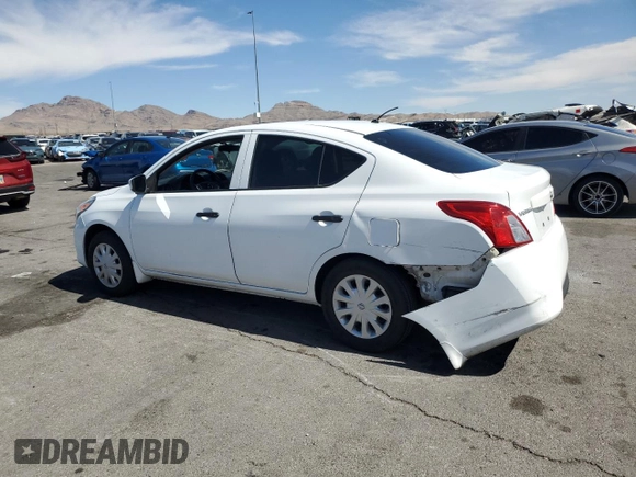 2016 Nissan Versa S z VIN 3N1CN7AP4GL884530, wystawiony jako Copart lot #50576085 z przebiegiem 79 627 mil mil oraz Szkoda całkowita • Salvage title. Historia ofert i sprzedaży dostępna na DreamBid. Obrazek 2.