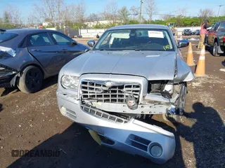 2010 Chrysler 300 C Hemi with VIN 2C3CA6CT4AH114698, listed as a IAAI auction lot 42050947 with 130,269 mi miles and . Bid and sale history available at carsss.com. Image 13.