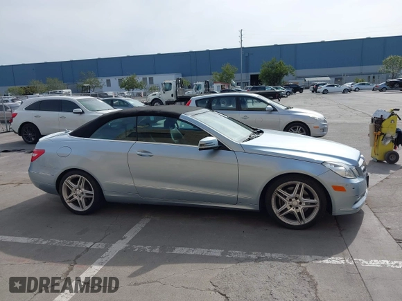 2013 Mercedes-Benz E 350 with VIN WDDKK5KF4DF200471, listed as a IAAI auction lot 42046633 with 76,116 mi miles and . Bid and sale history available at DreamBid. Image 13.