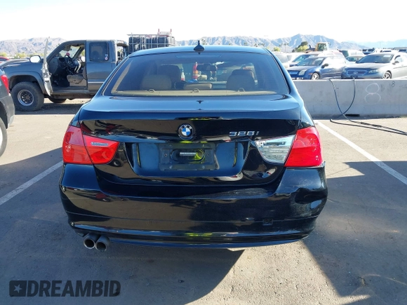 2011 BMW 3 Series 328i with VIN WBAPH7G57BNM54430, listed as a IAAI auction lot 41851093 with 188,291 mi miles. Bid and sale history available at carsss.com. Image 16.