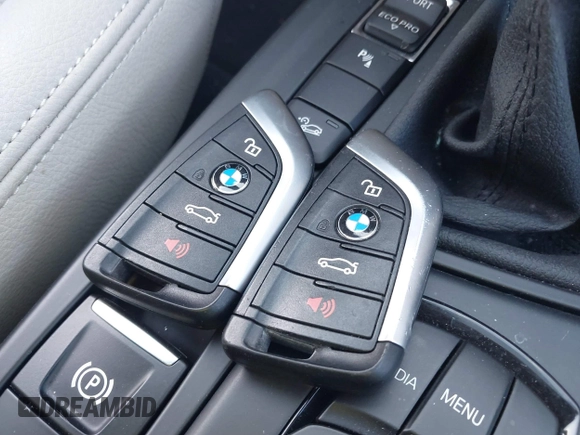 2018 BMW X1 xDrive28i with VIN WBXHT3C32J5L31896, listed as a IAAI auction lot 41675944 with 47,190 mi miles. Bid and sale history available at carsss.com. Image 11.