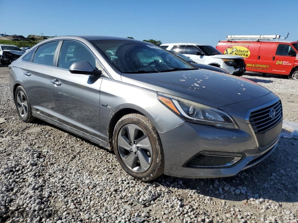 2017 Hyundai Sonata Plug-In Hybrid with VIN KMHE14L21HA059874, listed as a Copart auction lot 86513764 with 163,972 mi miles and Salvage Title. Bid and sale history available at carsss.com. Image 4.