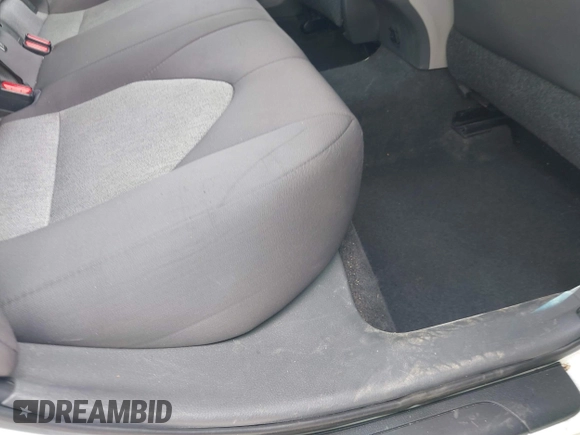 2019 Toyota Camry LE z VIN 4T1B11HKXKU237605, wystawiony jako IAAI lot #42248386 z przebiegiem 70 235 mil mil oraz . Historia ofert i sprzedaży dostępna na DreamBid. Obrazek 8.
