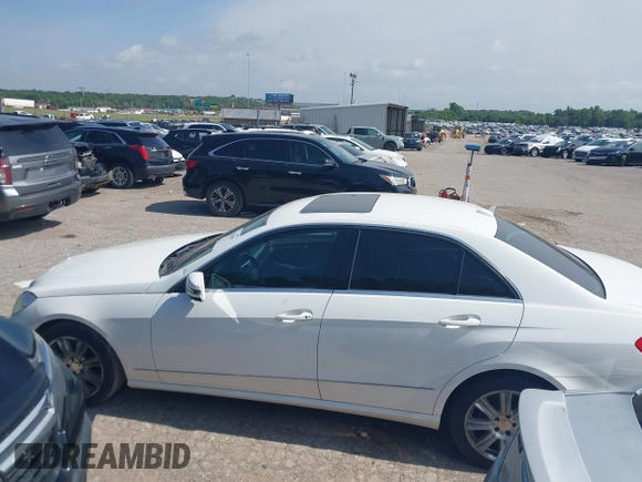 2013 Mercedes-Benz E 350 Luxury z VIN WDDHF5KB9DA733604, wystawiony jako IAAI lot #42514039 z przebiegiem 131 047 mil mil oraz . Historia ofert i sprzedaży dostępna na DreamBid. Obrazek 14.