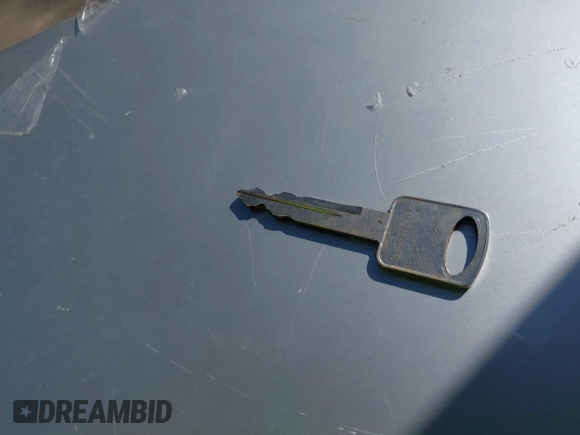 1999 Ford F-250 XL с VIN 1FTNW21F9XEA23647, выставлен на аукционе IAAI как лот 42326497 с пробегом 393 578 миль миль и . История ставок и продаж доступна на DreamBid. Изображение 11.