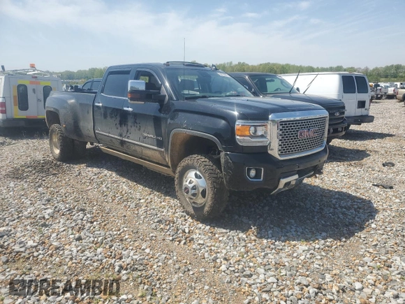 2015 GMC Sierra 3500HD Denali z VIN 1GT424E81FF535667, wystawiony jako Copart lot #52618325 z przebiegiem Nie podano mil oraz Czysty tytuł • Clean title. Historia ofert i sprzedaży dostępna na DreamBid. Obrazek 4.