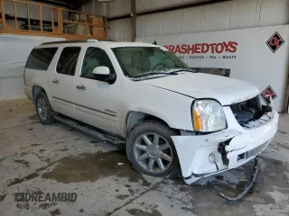 2014 GMC Yukon XL Denali with VIN 1GKS2MEF0ER158546, listed as a Copart auction lot 45124115 with 249,143 mi miles and Salvage Title. Bid and sale history available at carsss.com. Image 4.