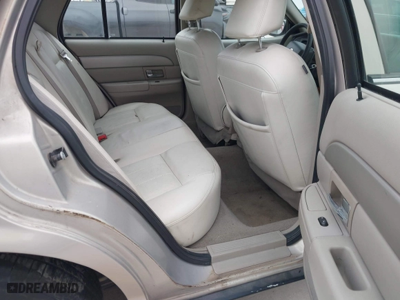 2007 Mercury Grand Marquis LS with VIN 2MEHM75V87X612932, listed as a IAAI auction lot 41697881 with 189,400 mi miles. Bid and sale history available at carsss.com. Image 8.