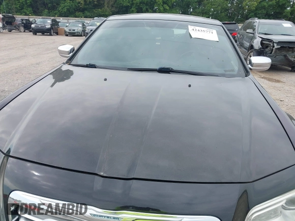 2012 Chrysler 300 Limited z VIN 2C3CCACG7CH198230, wystawiony jako IAAI lot #42435771 z przebiegiem 192 560 mil mil oraz . Historia ofert i sprzedaży dostępna na DreamBid. Obrazek 6.