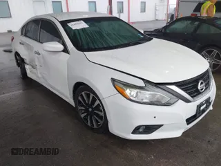 2018 Nissan Altima 2.5 S with VIN 1N4AL3AP6JC266508, listed as a IAAI auction lot 41458932 with 114,945 mi miles. Bid and sale history available at carsss.com. Image 1.