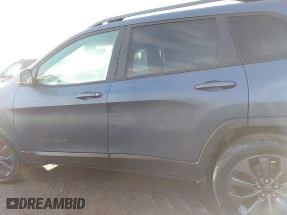 2021 Jeep Cherokee Latitude Lux with VIN 1C4PJMMXXMD206516, listed as a IAAI auction lot 41640424 with 95,068 mi miles and . Bid and sale history available at carsss.com. Image 14.