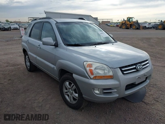 2005 Kia Sportage LX with VIN KNDJE723557070596, listed as a IAAI auction lot 42008414 with 215,204 mi miles and . Bid and sale history available at carsss.com. Image 1.