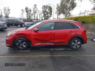 2021 Kia Niro LX with VIN KNDCB3LC6M5471707, listed as a IAAI auction lot 41755903 with 27,196 mi miles. Bid and sale history available at carsss.com. Image 14.