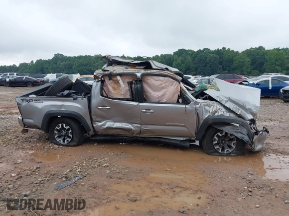 2017 Toyota Tacoma SR5 z VIN 5TFAZ5CN8HX036231, wystawiony jako IAAI lot #37636403 z przebiegiem Nie podano mil oraz . Historia ofert i sprzedaży dostępna na DreamBid. Obrazek 12.