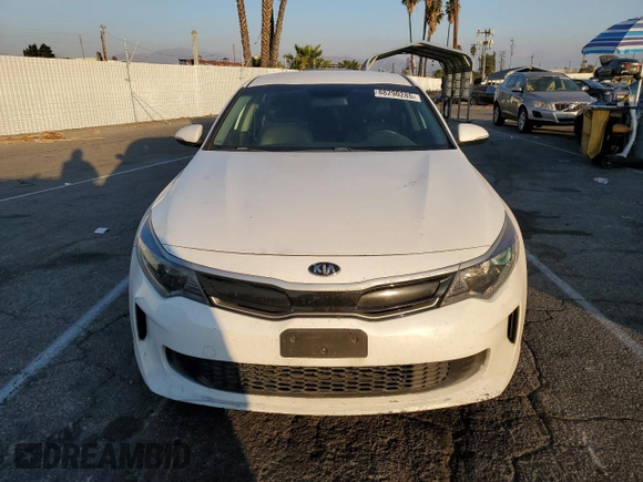 2018 Kia Optima EX z VIN KNAGU4LE8J5024372, wystawiony jako Copart lot #88290285 z przebiegiem Nie podano mil oraz Szkoda całkowita • Salvage title. Historia ofert i sprzedaży dostępna na DreamBid. Obrazek 5.