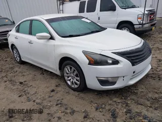 2015 Nissan Altima 2.5 S with VIN 1N4AL3AP1FN318719, listed as a IAAI auction lot 41942108 with 266,464 mi miles. Bid and sale history available at carsss.com. Image 1.