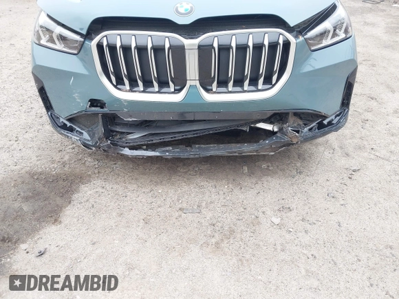 2024 BMW X1 xDrive28i with VIN WBX73EF05R5Z86851, listed as a IAAI auction lot 42439728 with 3,501 mi miles and . Bid and sale history available at DreamBid. Image 6.