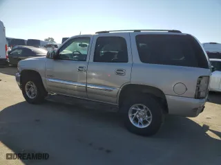 2005 GMC Yukon SLT with VIN 1GKEC13V55J110932, listed as a Copart auction lot 88718065 with 260,369 mi miles and Salvage Title. Bid and sale history available at carsss.com. Image 2.