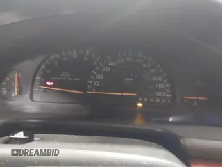 1994 Chrysler Concorde z VIN 2C3EL56F1RH246123, wystawiony jako IAAI lot #41845747 z przebiegiem 121 523 mil mil oraz . Historia ofert i sprzedaży dostępna na DreamBid. Obrazek 7.
