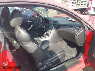 2010 Hyundai Genesis Coupe Grand Touring with VIN KMHHU6KH8AU014991, listed as a IAAI auction lot 40725251 with 116,051 mi miles. Bid and sale history available at carsss.com. Image 5.
