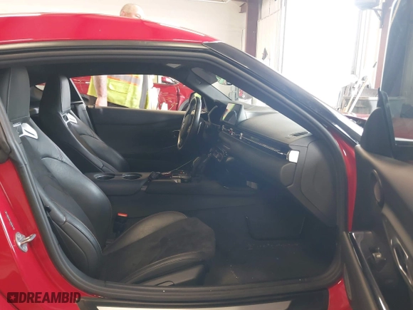 2020 Toyota GR Supra 3.0 with VIN WZ1DB4C05LW024618, listed as a IAAI auction lot 41862297 with 15,382 mi miles. Bid and sale history available at carsss.com. Image 5.