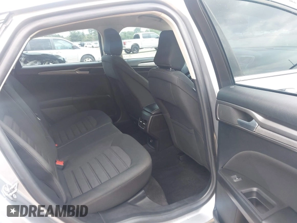 2020 Ford Fusion SE z VIN 3FA6P0LU4LR148070, wystawiony jako IAAI lot #42262446 z przebiegiem 69 057 mil mil oraz . Historia ofert i sprzedaży dostępna na DreamBid. Obrazek 8.
