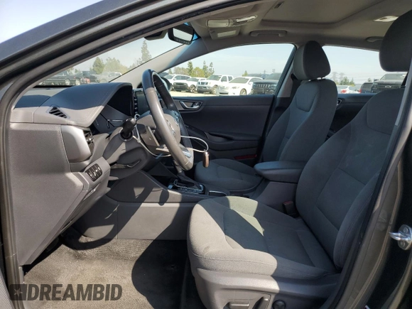2020 Hyundai Ioniq SEL с VIN KMHC85LC4LU240248, выставлен на аукционе Copart как лот 59132225 с пробегом 63 292 миль миль и Списание • Salvage title. История ставок и продаж доступна на DreamBid. Изображение 7.