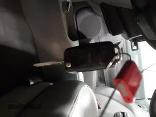 2006 Volkswagen Beetle z VIN 3VWRF31Y26M310844, wystawiony jako IAAI lot #42192356 z przebiegiem 120 740 mil mil oraz . Historia ofert i sprzedaży dostępna na DreamBid. Obrazek 11.