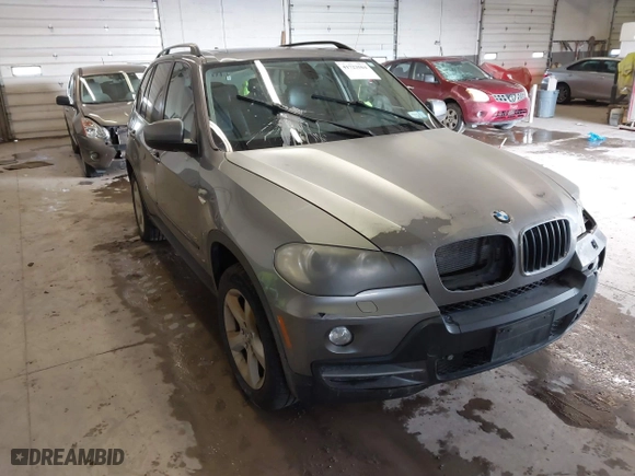 2009 BMW X5 30i with VIN 5UXFE43559L272922, listed as a IAAI auction lot 41723504 with 210,793 mi miles. Bid and sale history available at carsss.com. Image 1.