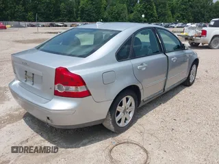 2006 Volvo S40 2.4L с VIN YV1MS382662222925, выставлен на аукционе IAAI как лот 42073893 с пробегом 204 456 миль миль и . История ставок и продаж доступна на DreamBid. Изображение 4.