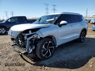 2024 Mitsubishi Outlander SE z VIN JA4J4VA84RZ027876, wystawiony jako Copart lot #47615775 z przebiegiem 14 606 mil mil oraz Szkoda całkowita • Salvage title. Historia ofert i sprzedaży dostępna na DreamBid. Obrazek 1.