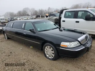 2003 Lincoln Town Car Executive z VIN 1L1FM81W33Y653215, wystawiony jako Copart lot #84396364 z przebiegiem Nie podano mil oraz Szkoda całkowita • Salvage title. Historia ofert i sprzedaży dostępna na DreamBid. Obrazek 1.