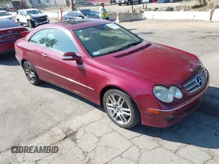 2009 Mercedes-Benz CLK 350 z VIN WDBTJ56H89F263852, wystawiony jako IAAI lot #42296657 z przebiegiem 165 044 mil mil oraz . Historia ofert i sprzedaży dostępna na DreamBid. Obrazek 1.