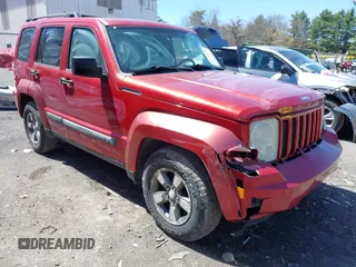 2008 Jeep Liberty Sport z VIN 1J8GN28K08W256089, wystawiony jako IAAI lot #42134106 z przebiegiem 229 834 mil mil oraz . Historia ofert i sprzedaży dostępna na DreamBid. Obrazek 1.