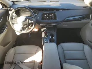 2021 Cadillac XT4 FWD Premium Luxury z VIN 1GYFZCR46MF076066, wystawiony jako Copart lot #47493235 z przebiegiem 21 550 mil mil oraz Nie do naprawy. Historia ofert i sprzedaży dostępna na DreamBid. Obrazek 8.