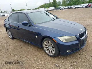 2011 BMW 3 Series 328i xDrive z VIN WBAPK5G5XBNN25836, wystawiony jako IAAI lot #42352968 z przebiegiem 108 638 mil mil oraz . Historia ofert i sprzedaży dostępna na DreamBid. Obrazek 1.