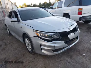 2018 Kia Optima S z VIN 5XXGT4L33JG231607, wystawiony jako IAAI lot #40857358 z przebiegiem 110 827 mil mil oraz . Historia ofert i sprzedaży dostępna na DreamBid. Obrazek 1.