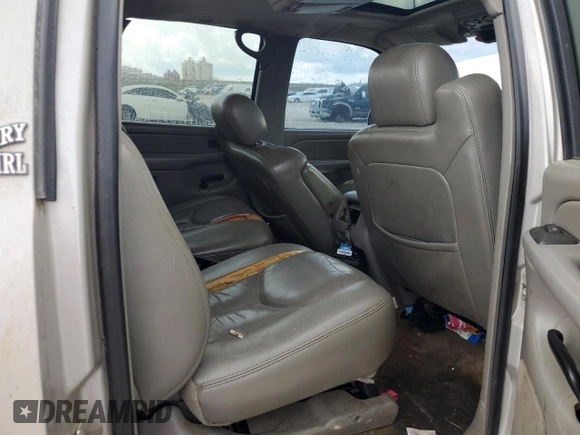 2005 Chevrolet Suburban LT z VIN 1GNEC16Z25J146045, wystawiony jako Copart lot #58289475 z przebiegiem Nie podano mil oraz Szkoda całkowita • Salvage title. Historia ofert i sprzedaży dostępna na DreamBid. Obrazek 11.