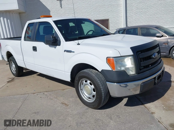 2014 Ford F-150 XL with VIN 1FTEX1CM4EKE58061, listed as a IAAI auction lot 41669258 with 195,232 mi miles. Bid and sale history available at carsss.com. Image 1.