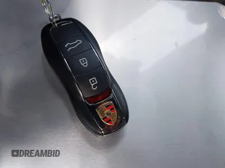 2022 Porsche Macan z VIN WP1AA2A55NLB00378, wystawiony jako IAAI lot #42338661 z przebiegiem 28 045 mil mil oraz . Historia ofert i sprzedaży dostępna na DreamBid. Obrazek 11.