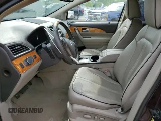 2011 Lincoln MKX z VIN 2LMDJ6JK0BBJ00165, wystawiony jako Copart lot #53438265 z przebiegiem 156 798 mil mil oraz Nie do naprawy • Non repairable. Historia ofert i sprzedaży dostępna na DreamBid. Obrazek 7.