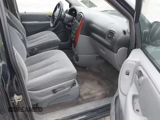 2006 Chrysler Town & Country LWB LX with VIN 2A4GP44R06R604215, listed as a IAAI auction lot 39411993 with 289,048 mi miles. Bid and sale history available at carsss.com. Image 5.