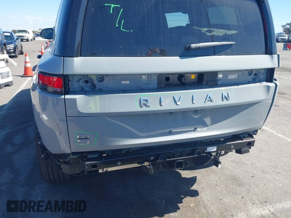 2025 Rivian R1S Adventure z VIN 7PDSGBBA1SN060468, wystawiony jako IAAI lot #41711770 z przebiegiem 2865 mil mil oraz . Historia ofert i sprzedaży dostępna na DreamBid. Obrazek 20.