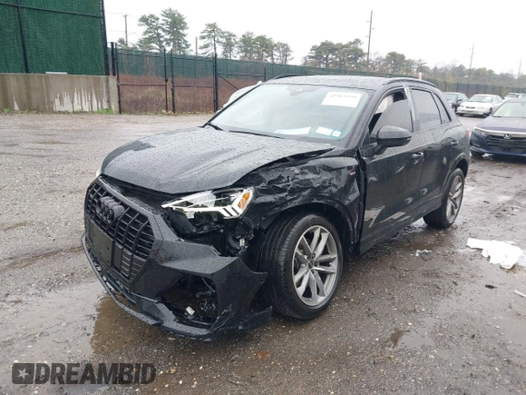 2024 Audi Q3 S line Premium Plus z VIN WA1EECF32R1043458, wystawiony jako IAAI lot #41965598 z przebiegiem 21 524 mil mil oraz . Historia ofert i sprzedaży dostępna na DreamBid. Obrazek 20.
